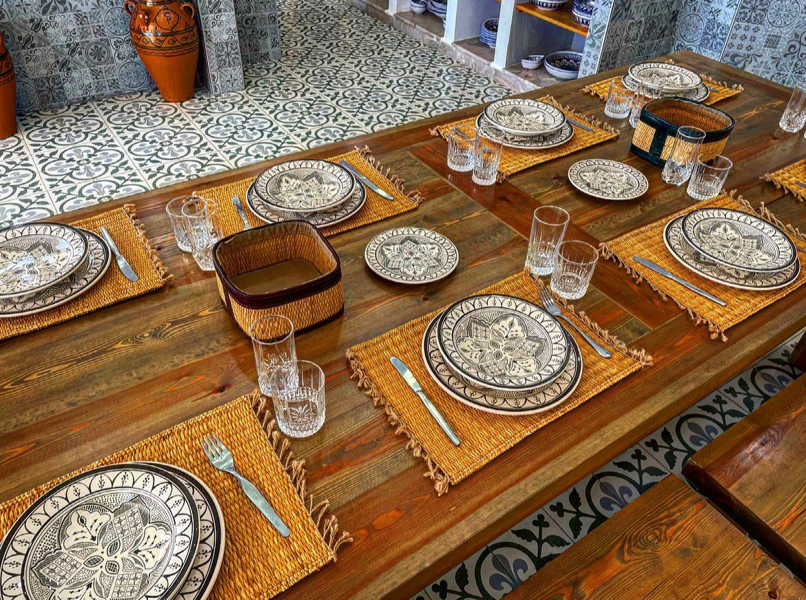 Salle à manger pouvant accueillir un grand nombre de convives